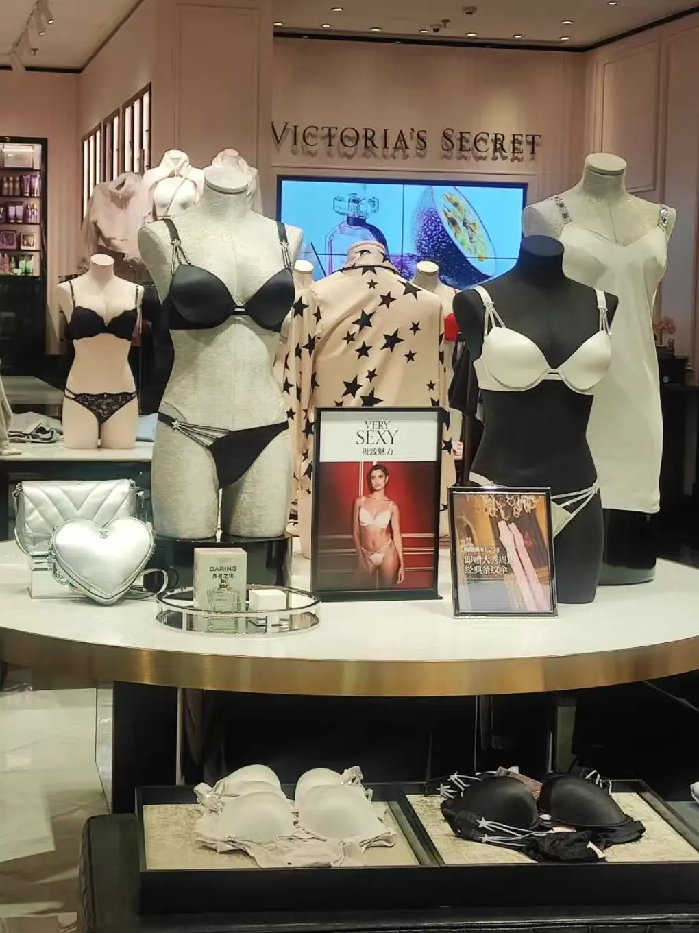 维密陈列模特，美丽和性感不止一种模样