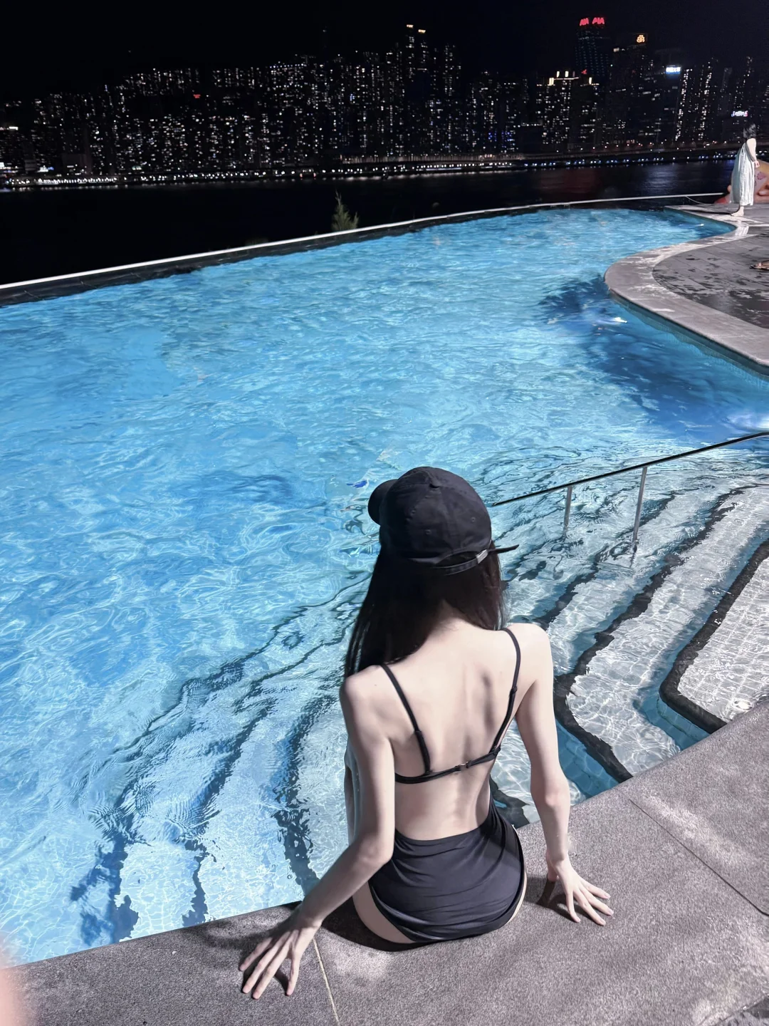 泳池拍照姿势分享～(｡ì _ í｡)