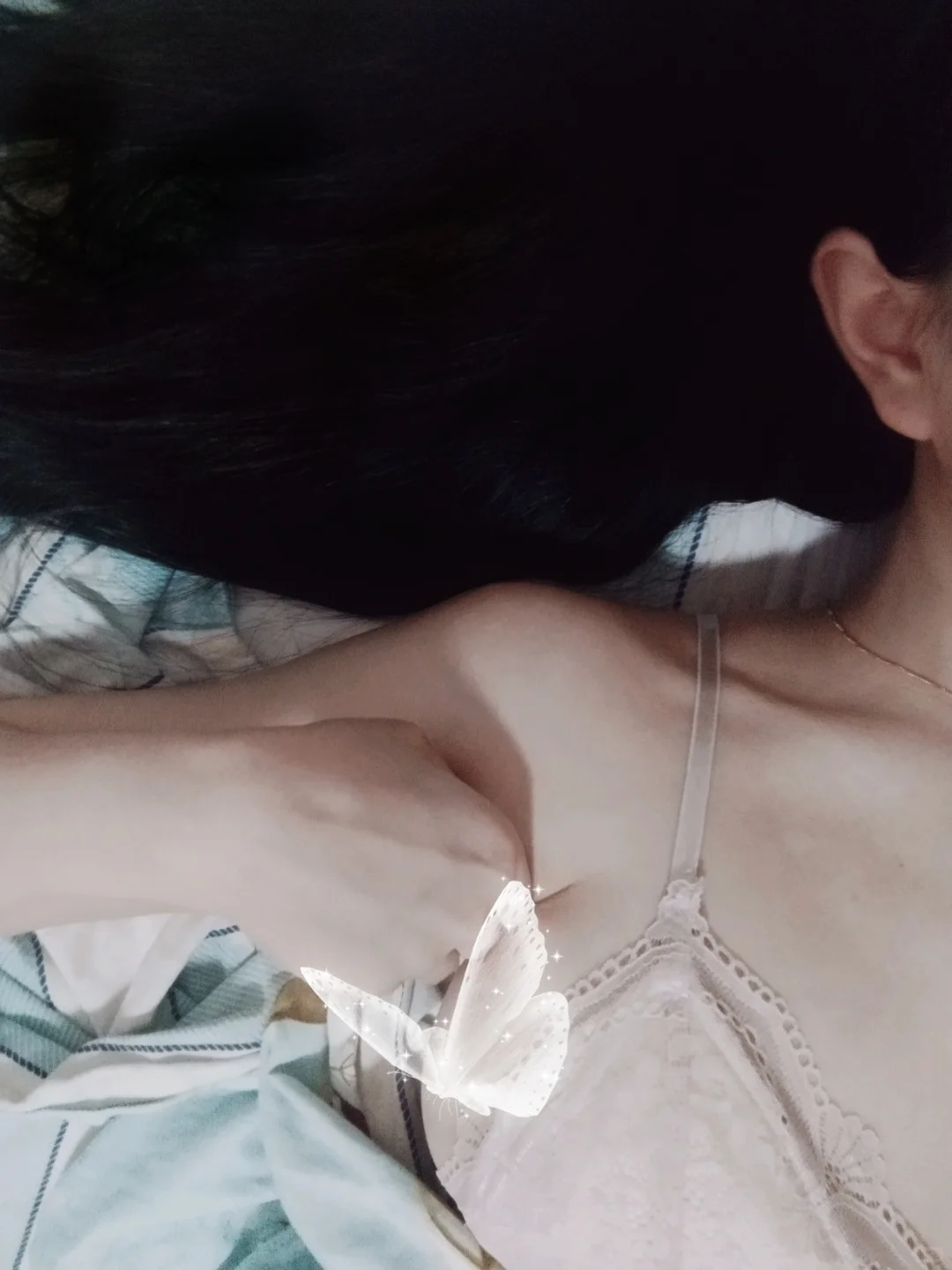 所谓纯欲钓系锁骨晚安图