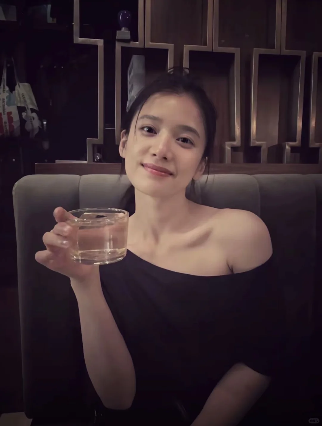 哇！她好漂亮！！！