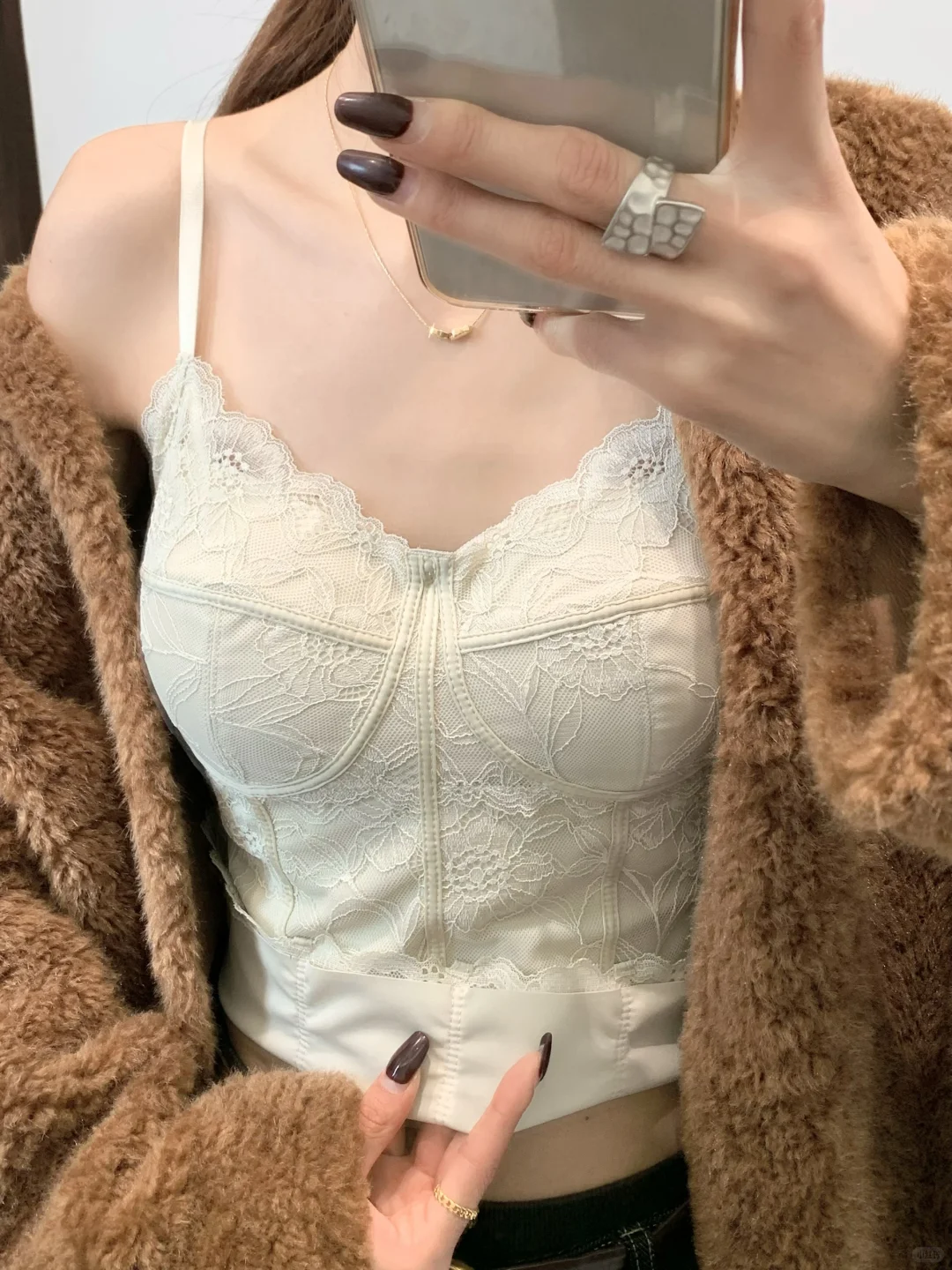 这蕾丝吊带尊的泰美了!法式慵懒感拿捏了