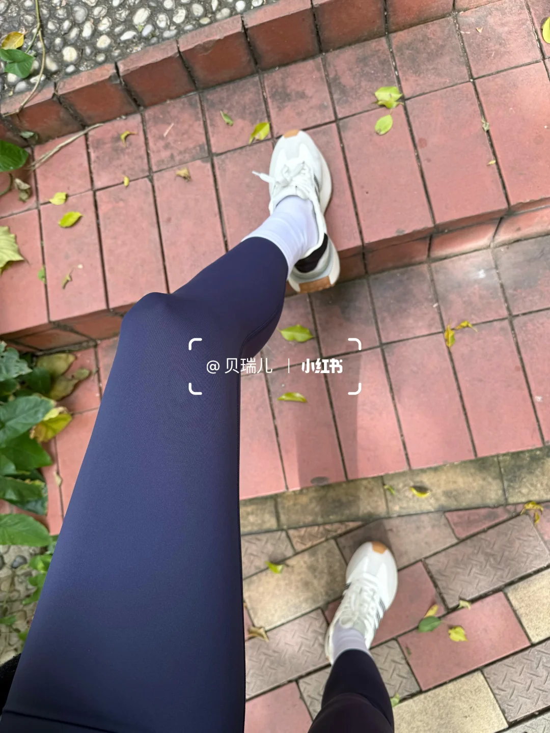 救命啊❗️这条藏青瑜伽裤显瘦又有颜无痕🤩