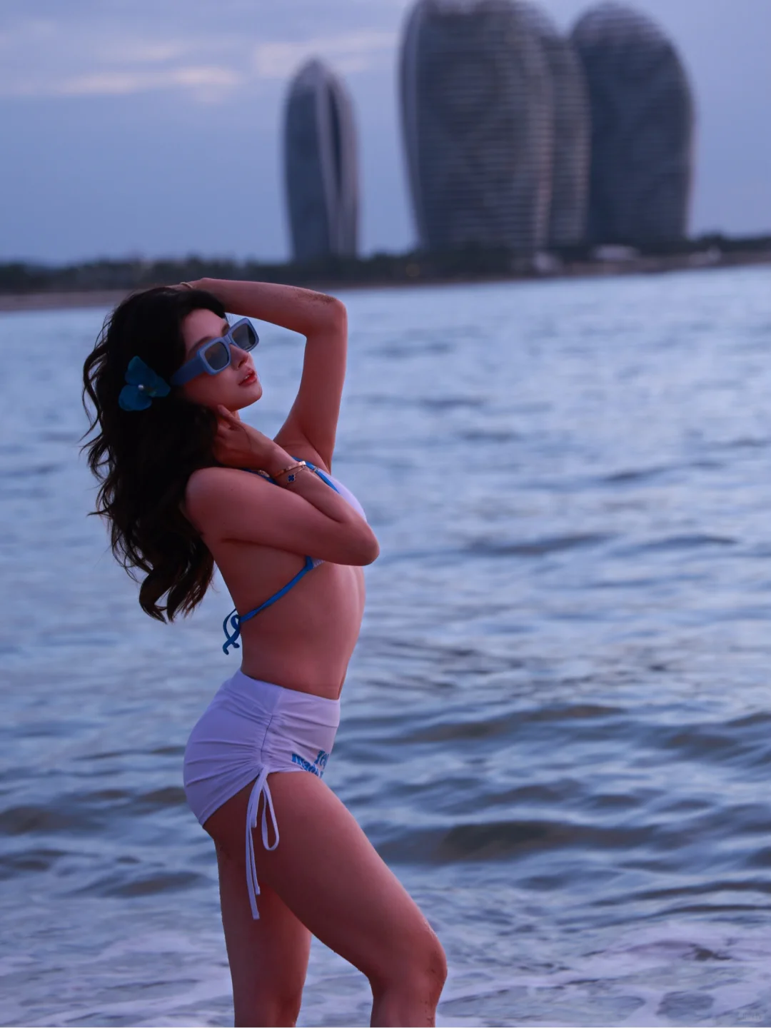 海边就是要穿比基尼！👙