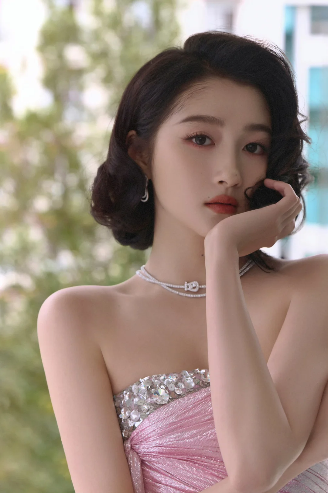 她也有好看的妆造