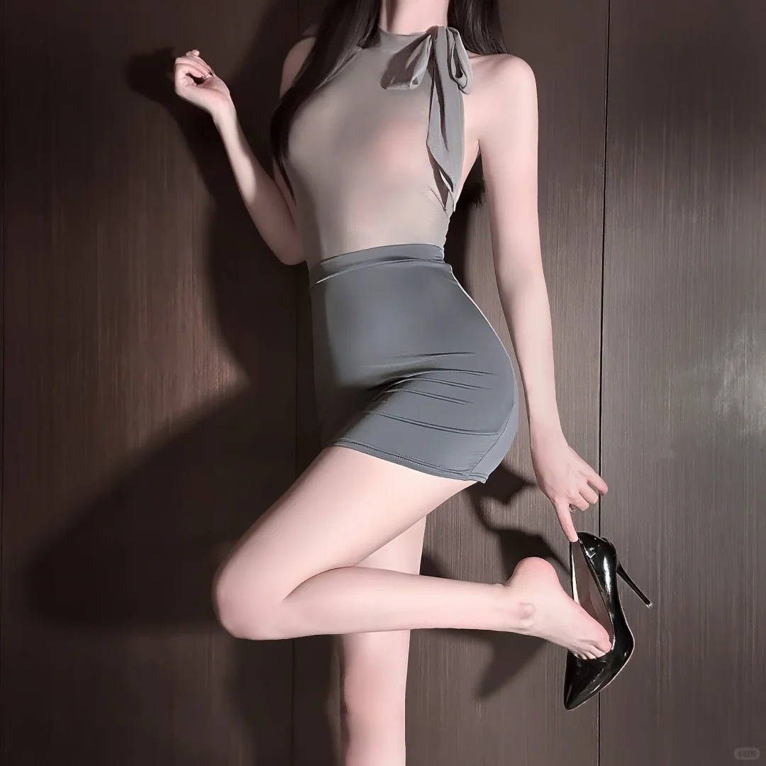 灰色战袍 🔞纯欲辣妹的本命裙