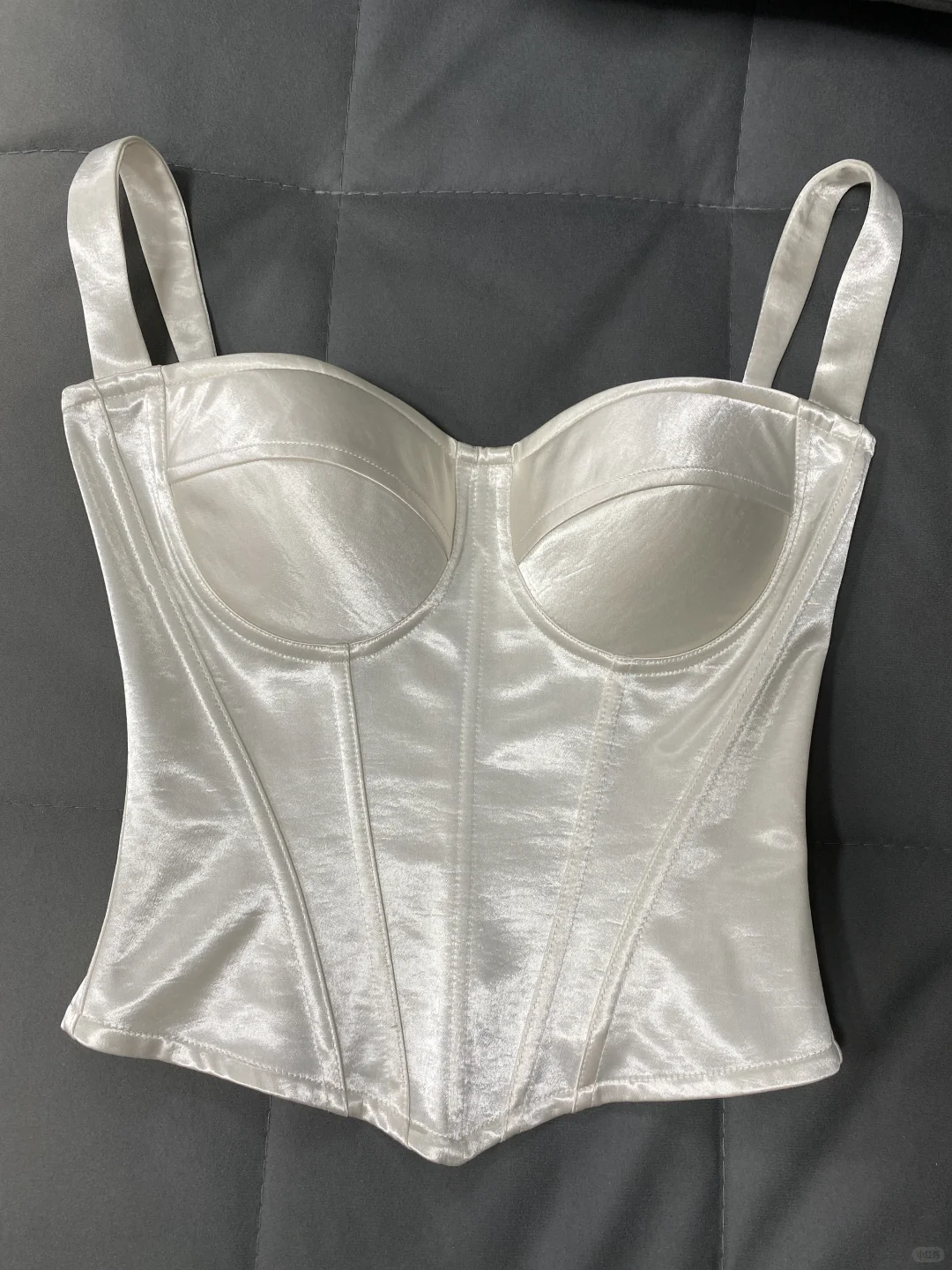 新品预览❗️女生独特的胸衣战袍❗️