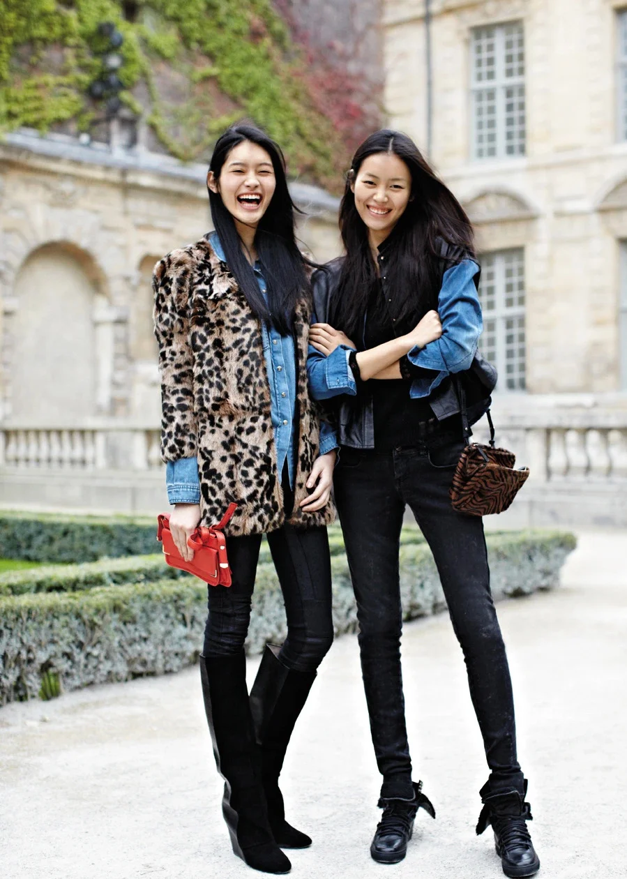 ✨考古 刘雯时装周街拍 魅力十足