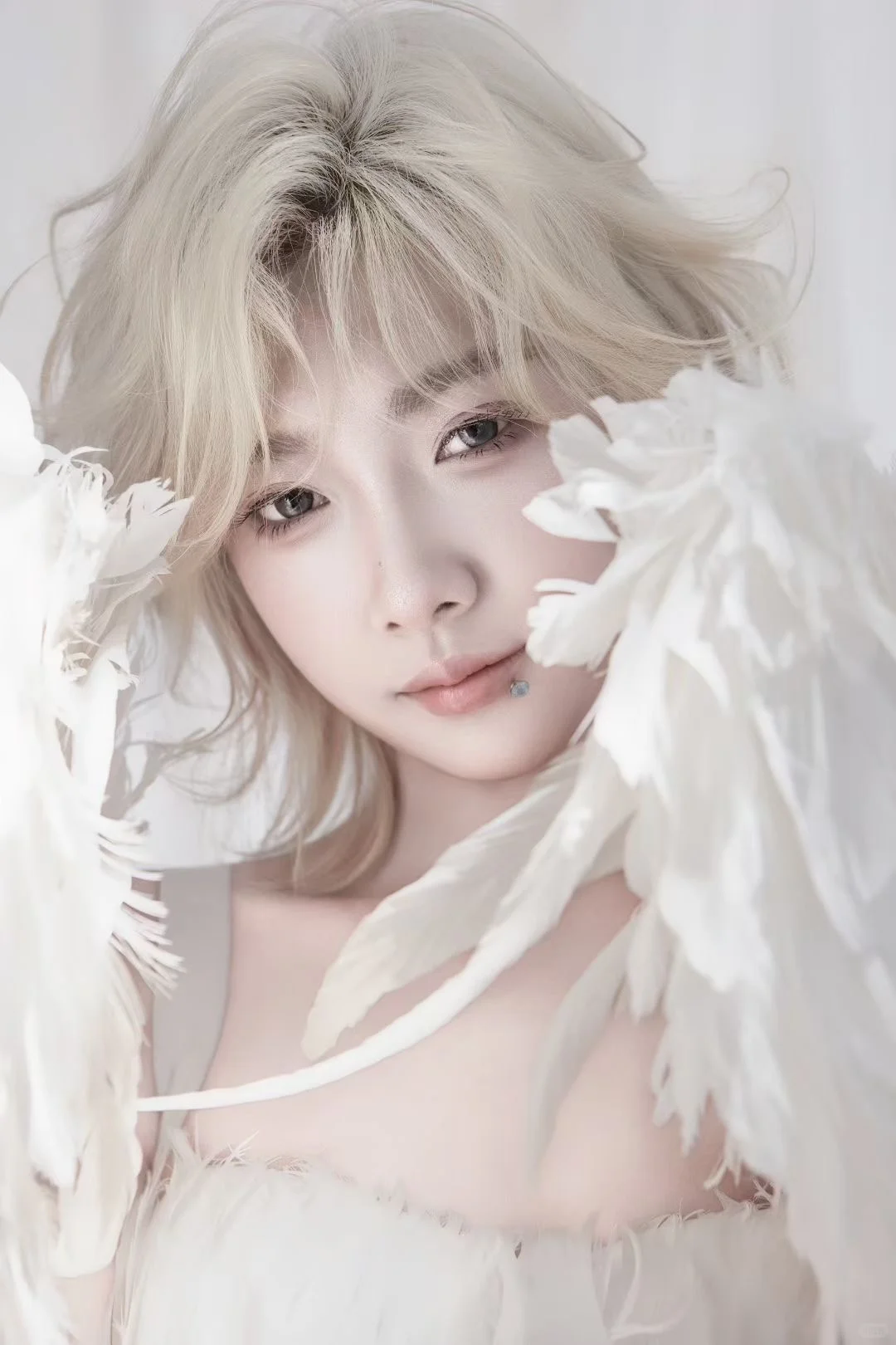 “在白色圣洁中，寻觅神圣的足迹”🕯