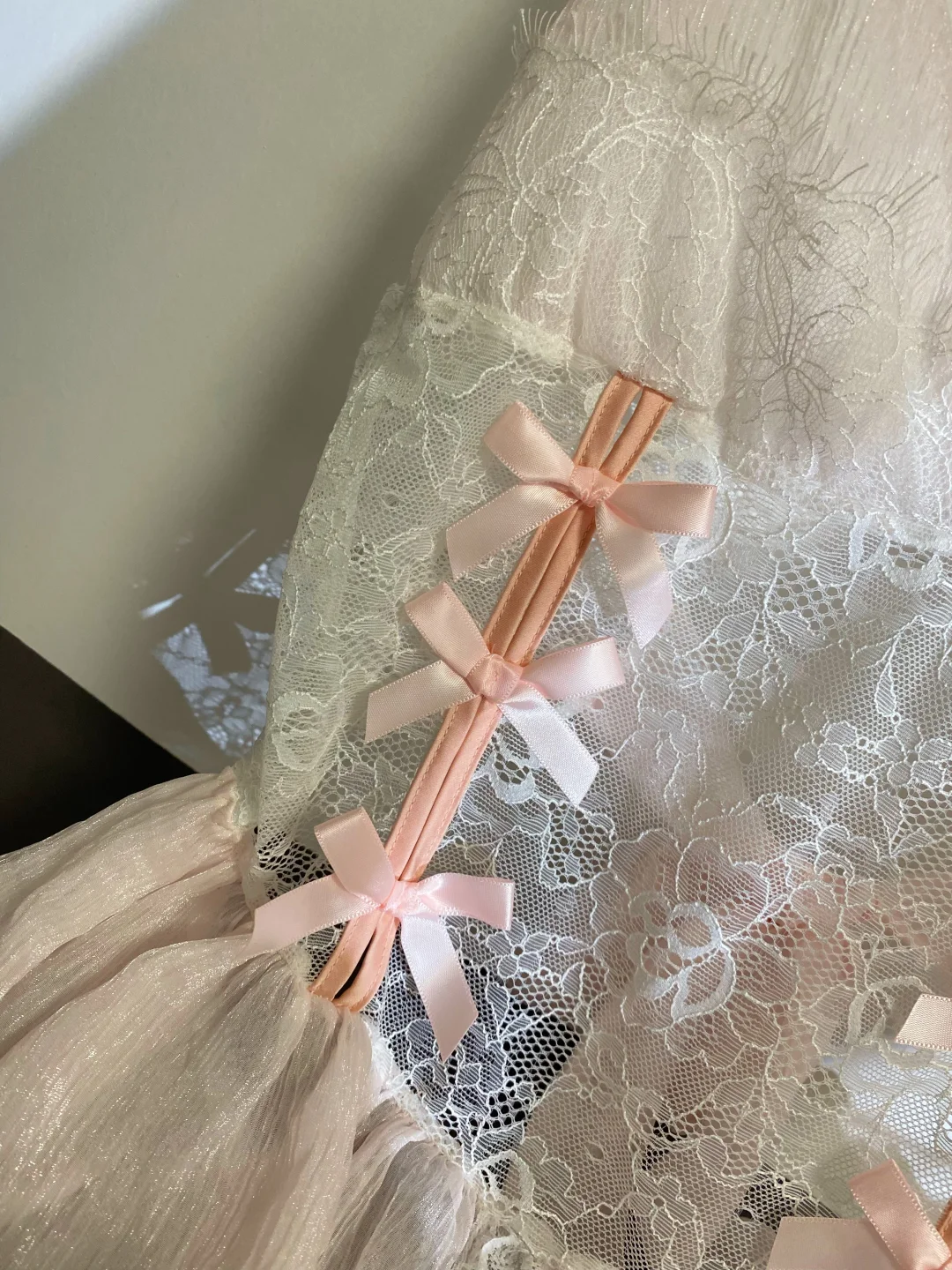 温柔如你，今晚的幸福就藏在这件粉色睡裙里