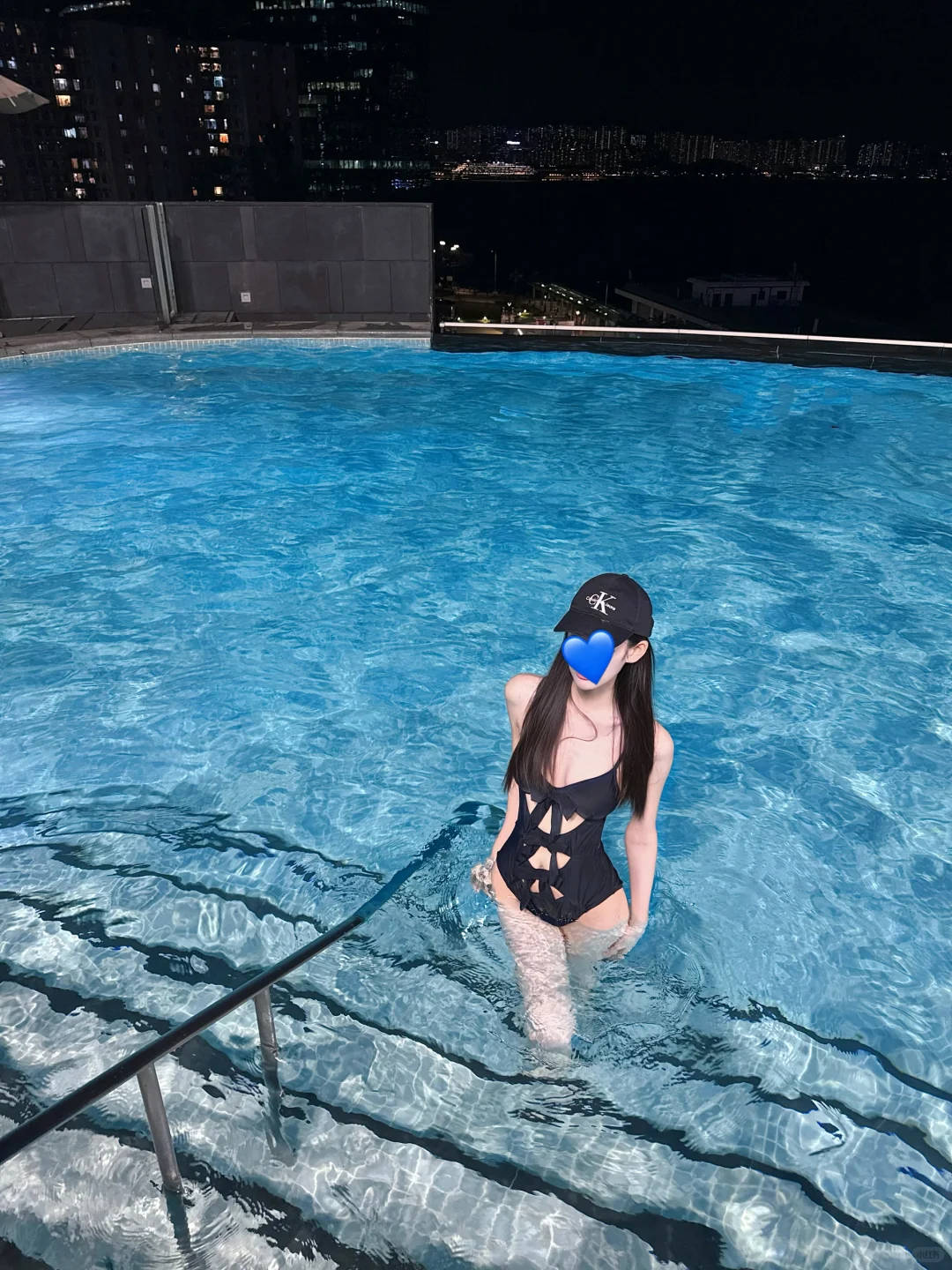 泳池拍照姿势分享～(｡ì _ í｡)