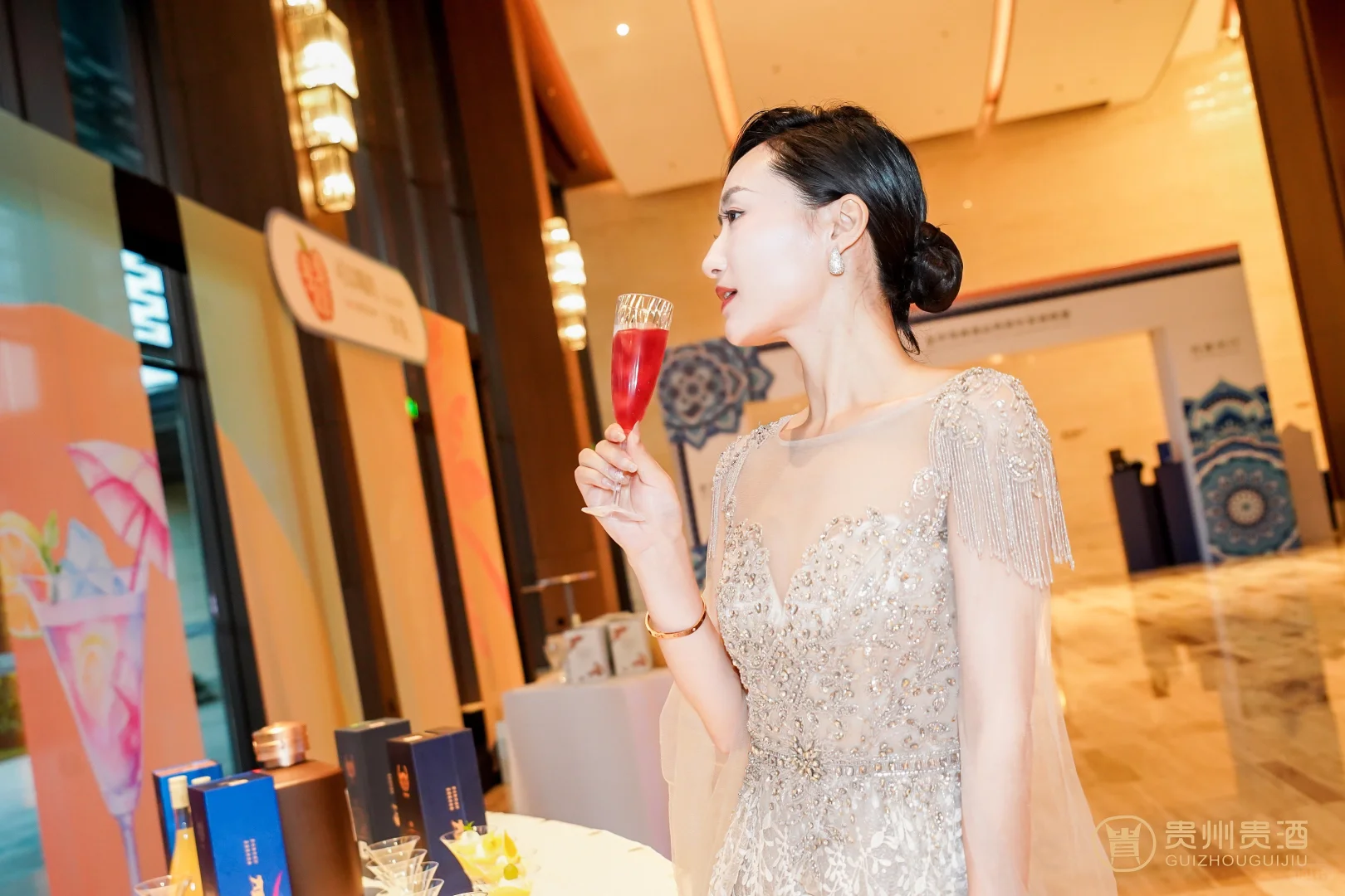 年会C位战袍｜选对礼服让的3个秘密㊙️