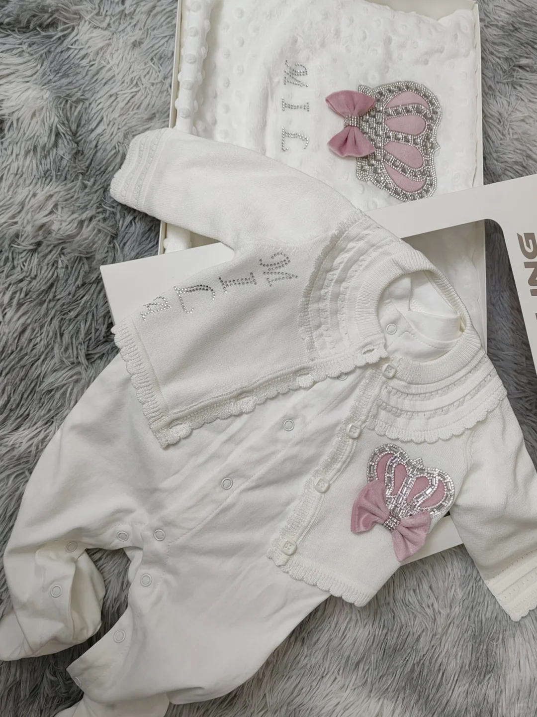 贵气感刻进DNA！新生礼穿上就不想脱🎀