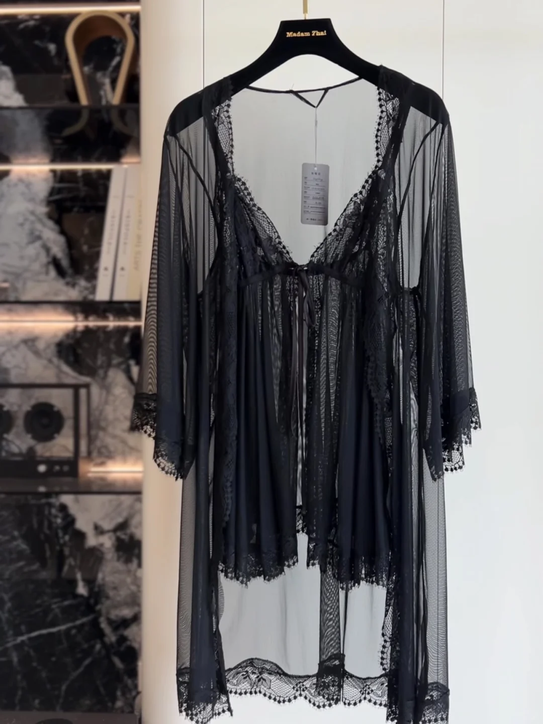 “拆开一封 藏在蕾丝和薄纱之间的浪漫情书”