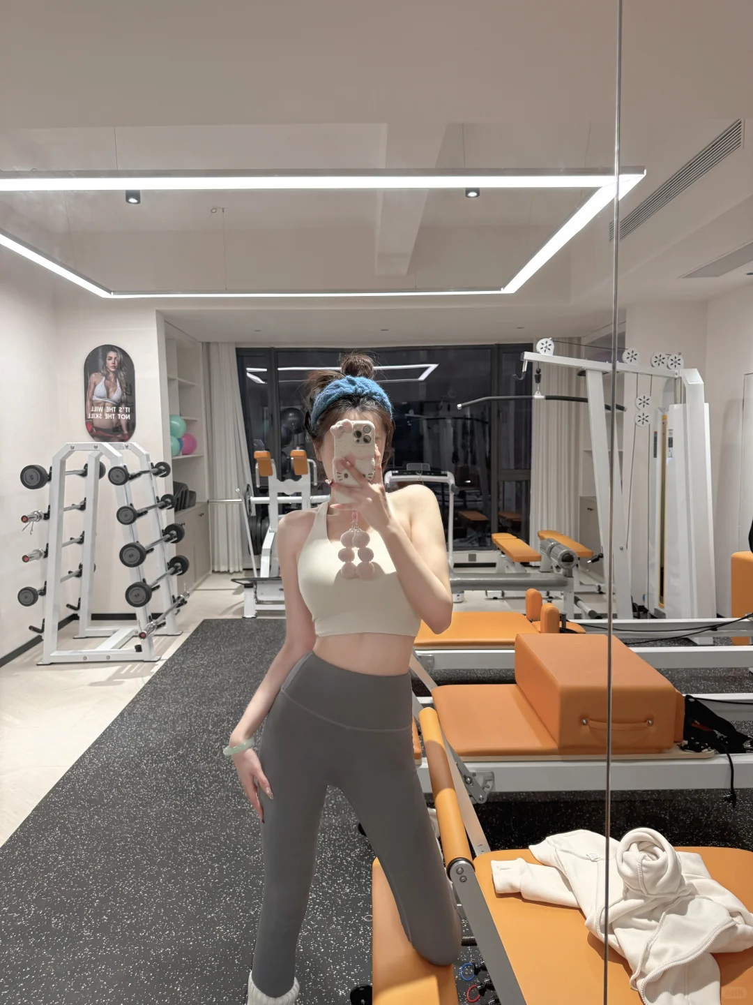 都在问瑜伽裤里面穿的什么