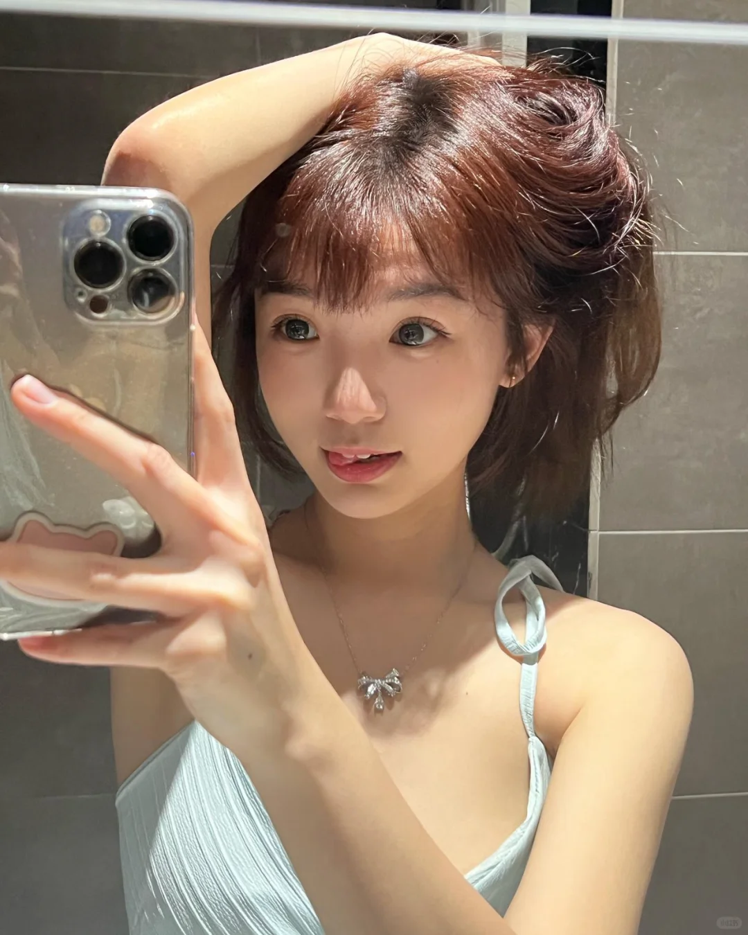 举世无双，娇媚动人，如梦如幻，充满魅力。