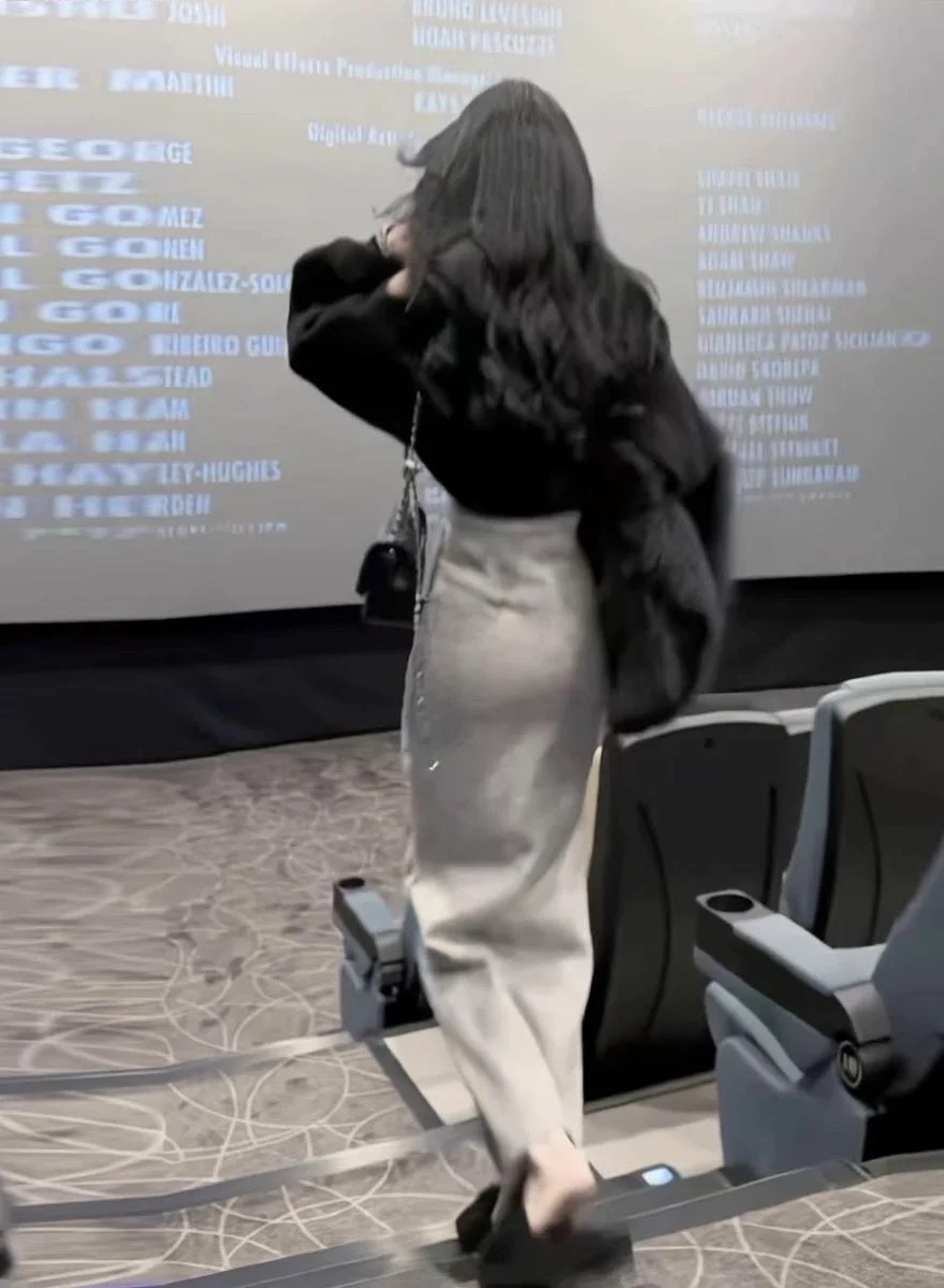 这长裙也太好看了吧～～轻熟风时尚显瘦包臀裙