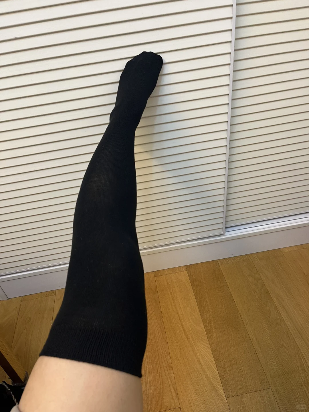 过膝袜加绒VS不加绒！腿粗腿弯女孩适合哪种？