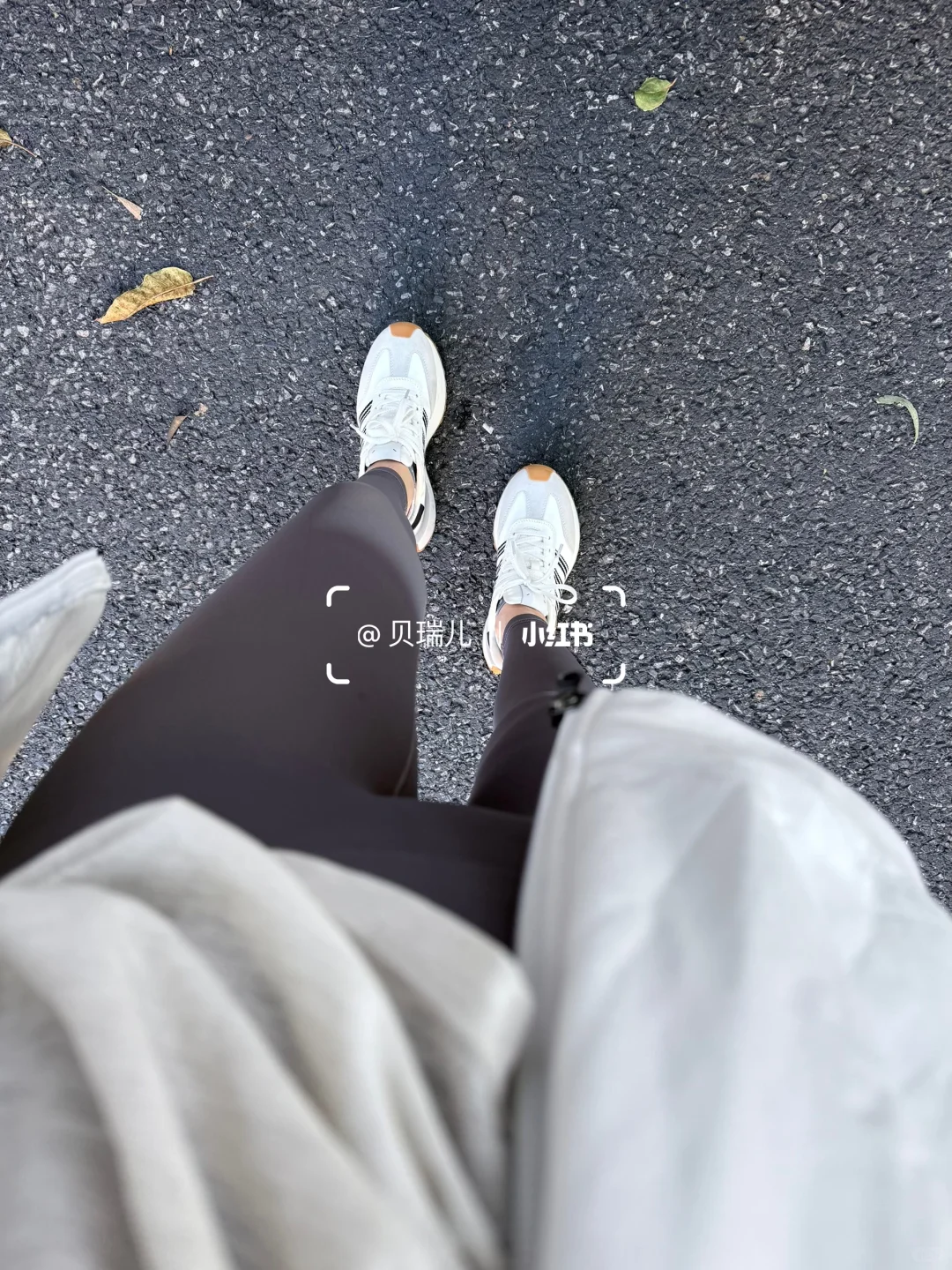 谁懂❗️炭黑灰瑜伽裤的高级显瘦感✨