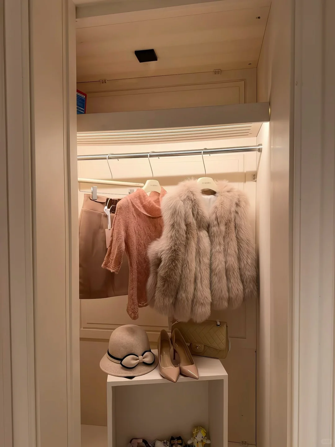 成熟女人的三大标志：穿貂买黄金听凤凰传奇