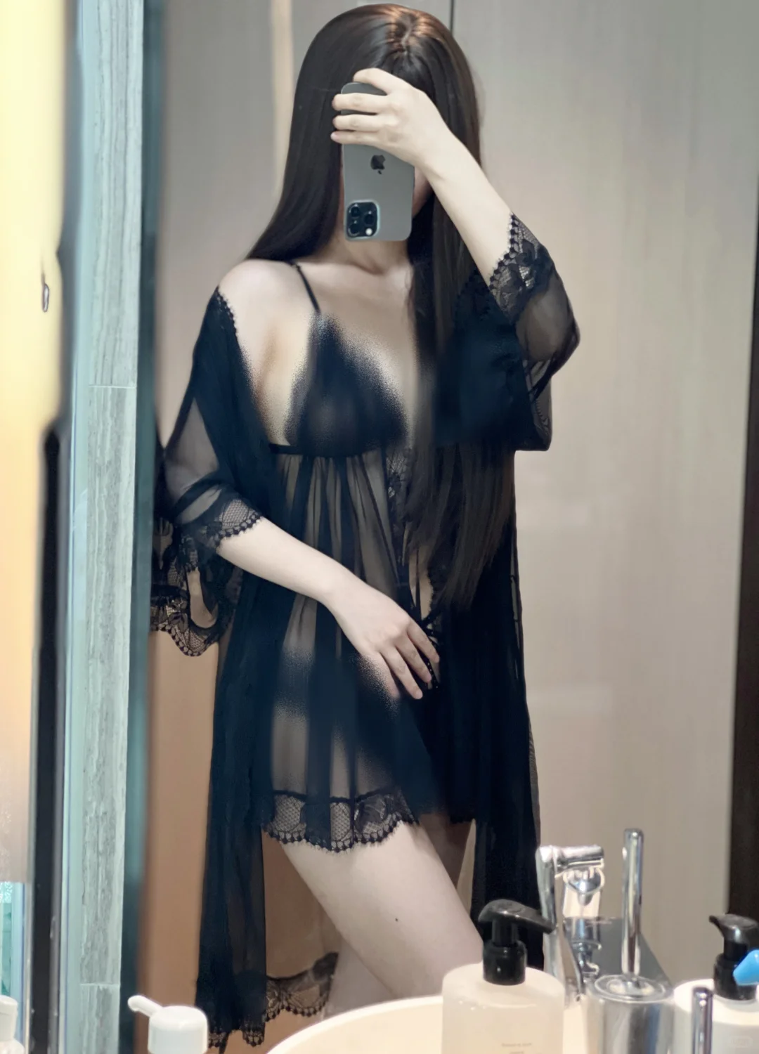 “拆开一封 藏在蕾丝和薄纱之间的浪漫情书”