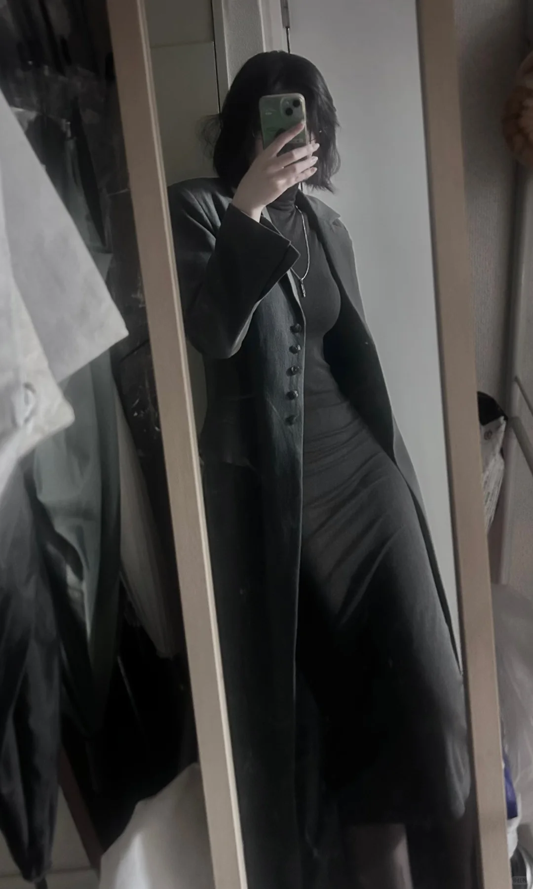 在🇯🇵无袖高领+西装裙+黑丝+短发眼镜=？