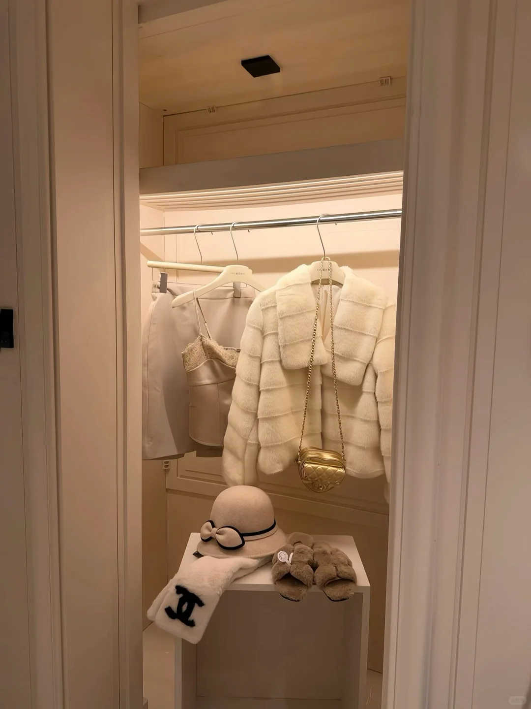 成熟女人的三大标志：穿貂买黄金听凤凰传奇