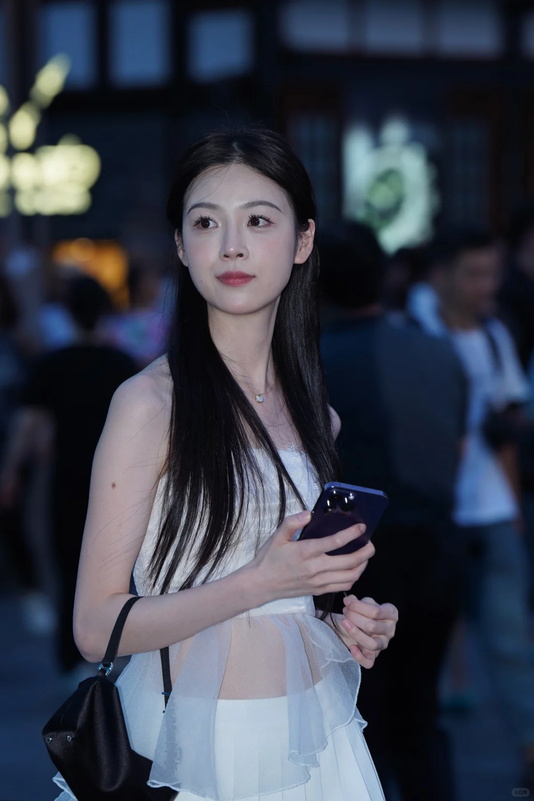 今晚的纯欲氛围感超标了！