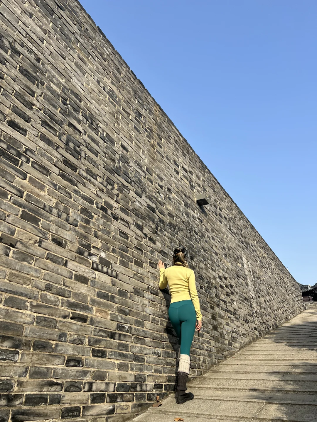 古城墙拍照 瑜伽裤外穿