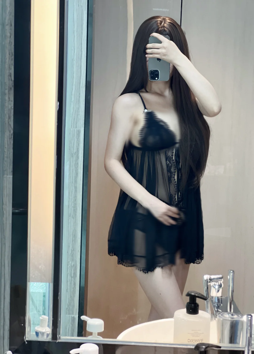 “拆开一封 藏在蕾丝和薄纱之间的浪漫情书”