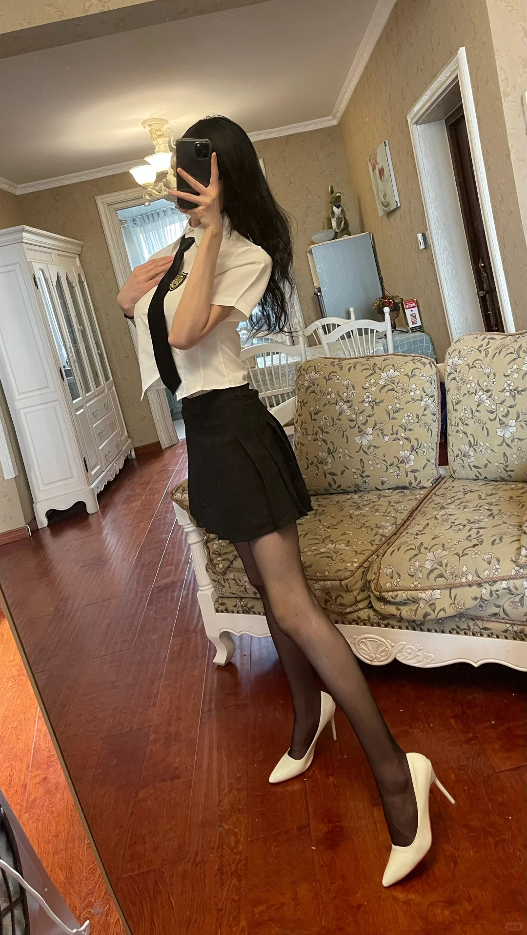 保持着不远不近的距离，藏着满心的在意