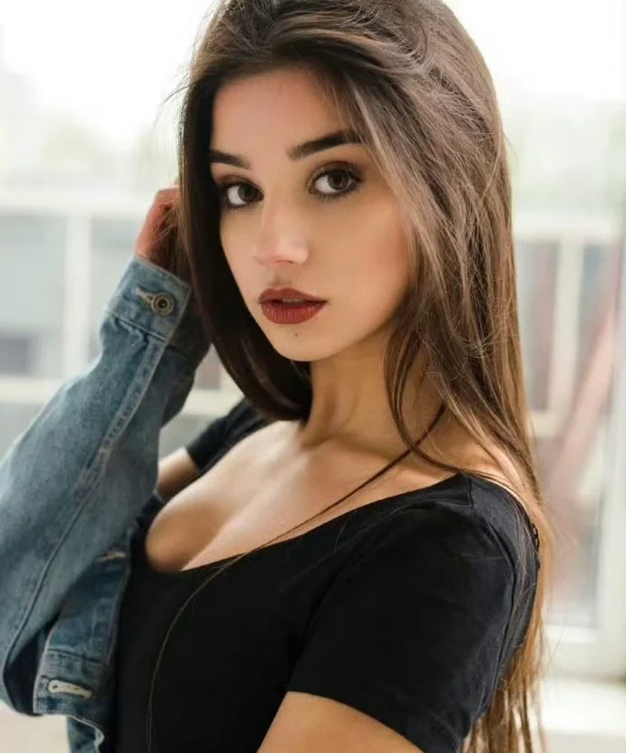 波兰混血嫩模Maja Strojek