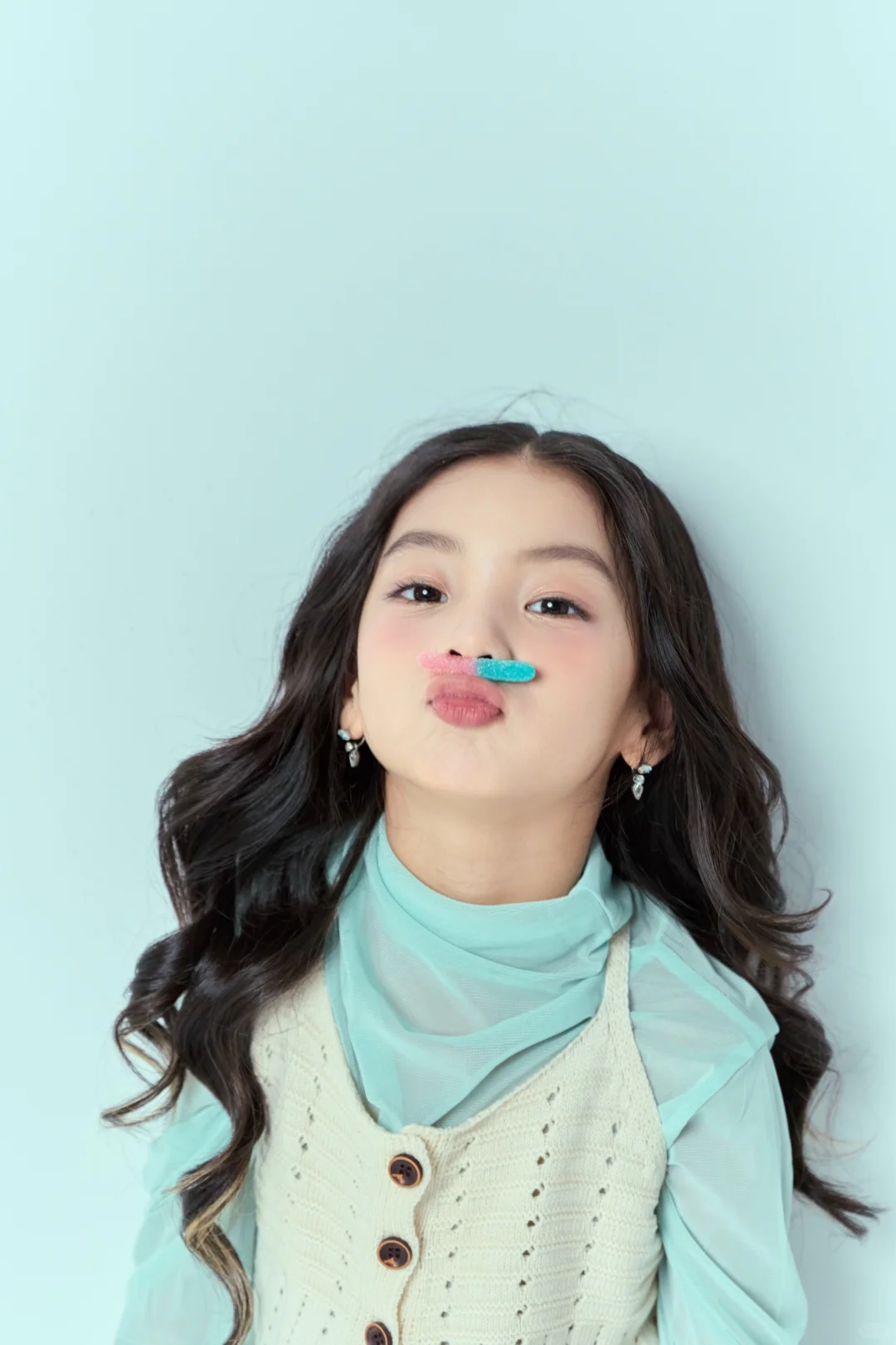 她的气质绝了，一眼沦陷！📷