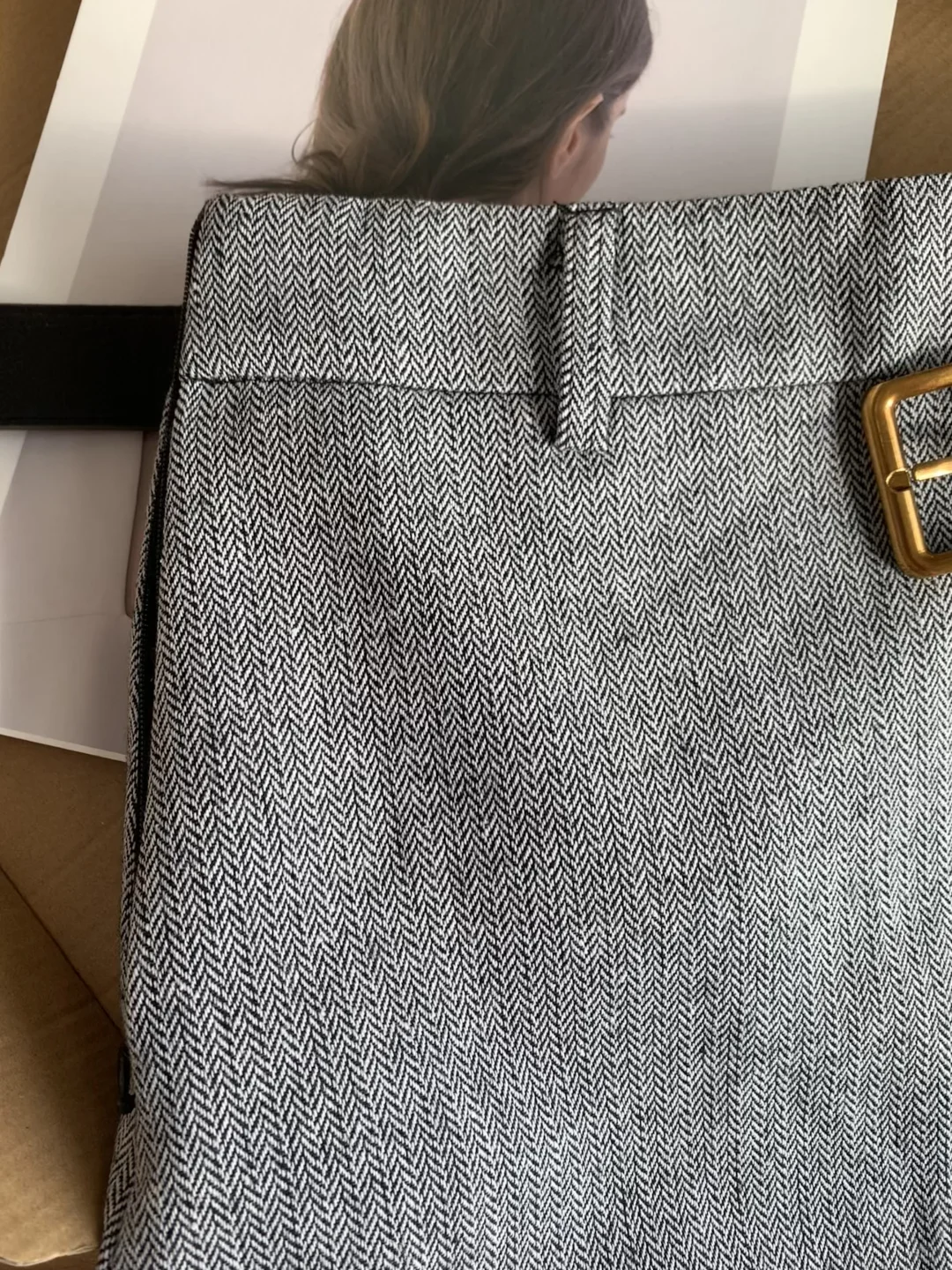 高级灰的温柔力量｜刚柔并济的御姐穿搭