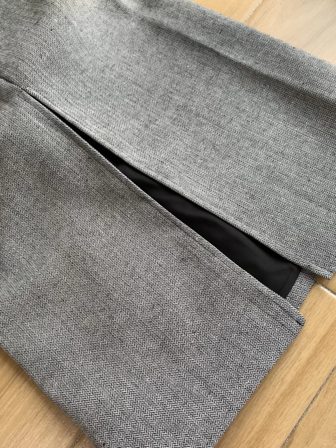 高级灰的温柔力量｜刚柔并济的御姐穿搭