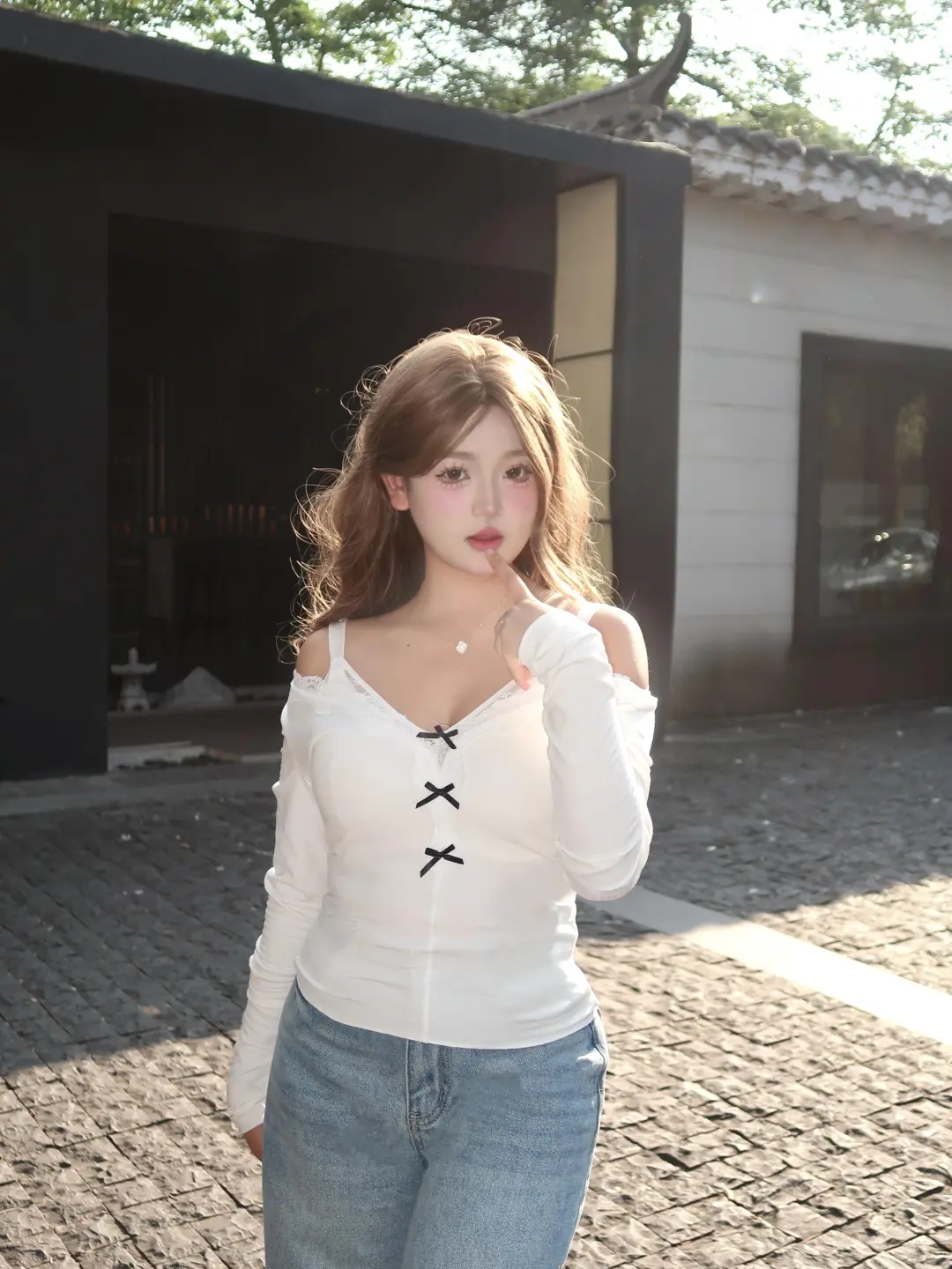 🤏🏻0.2cm！大胸有它也能Get空气感穿搭