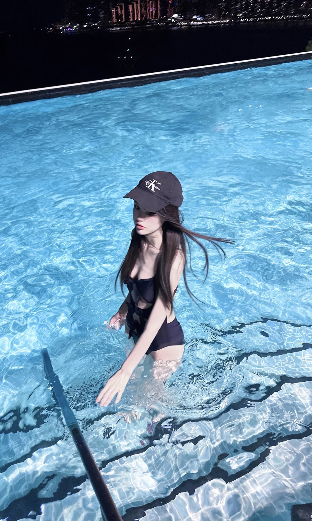 泳池拍照姿势分享～(｡ì _ í｡)