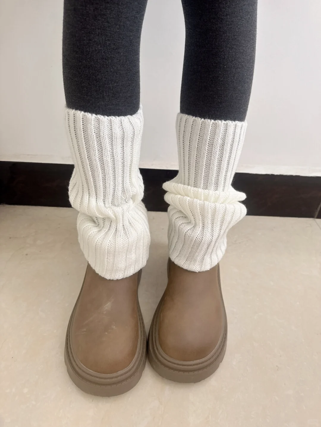 显的我腿也太细了