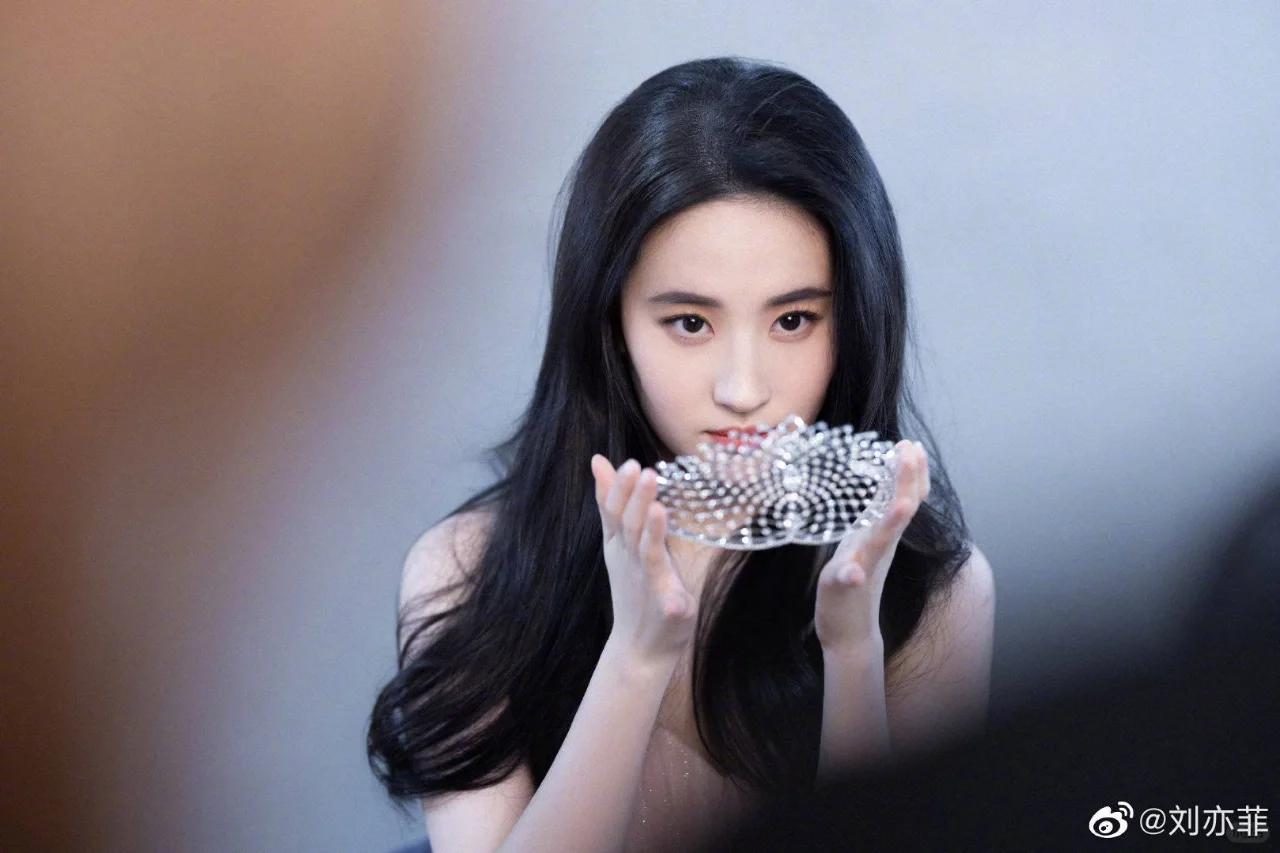 刘亦菲！一位惊艳了时光，一眼万年的女明星