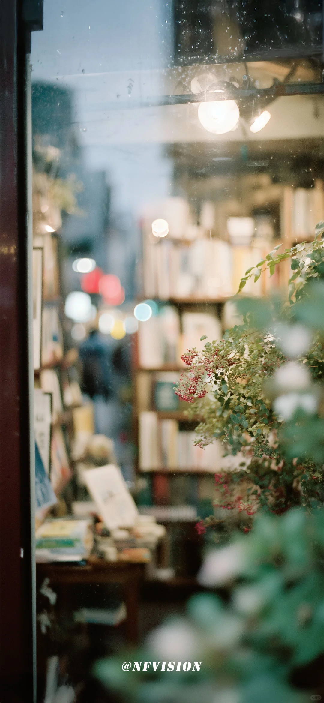原创壁纸 | 雨日书店