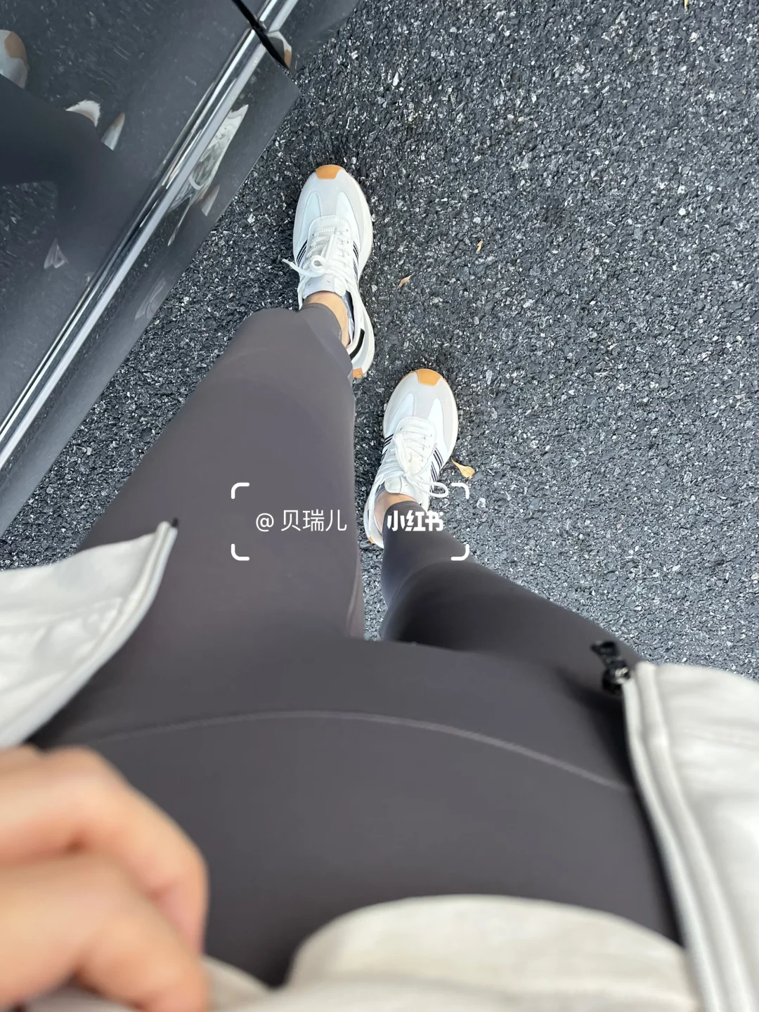 谁懂❗️炭黑灰瑜伽裤的高级显瘦感✨