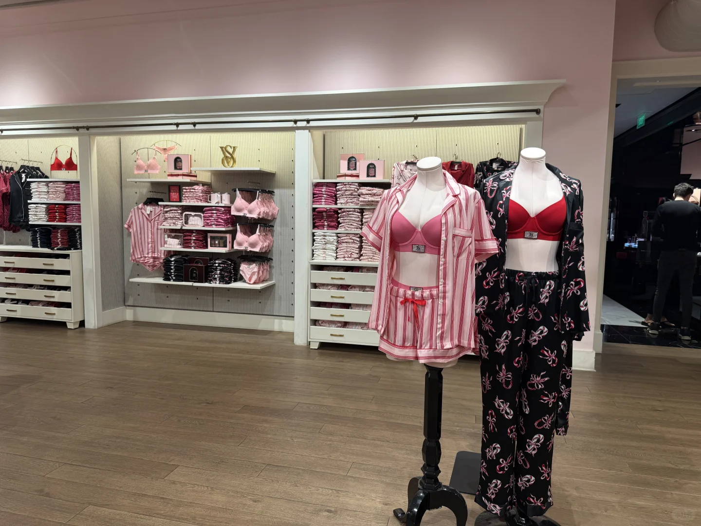 曼谷 维多利亚的秘密黑五折扣