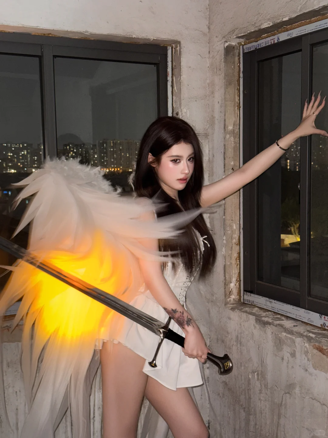 “愿神明偏爱，一切从欢。”