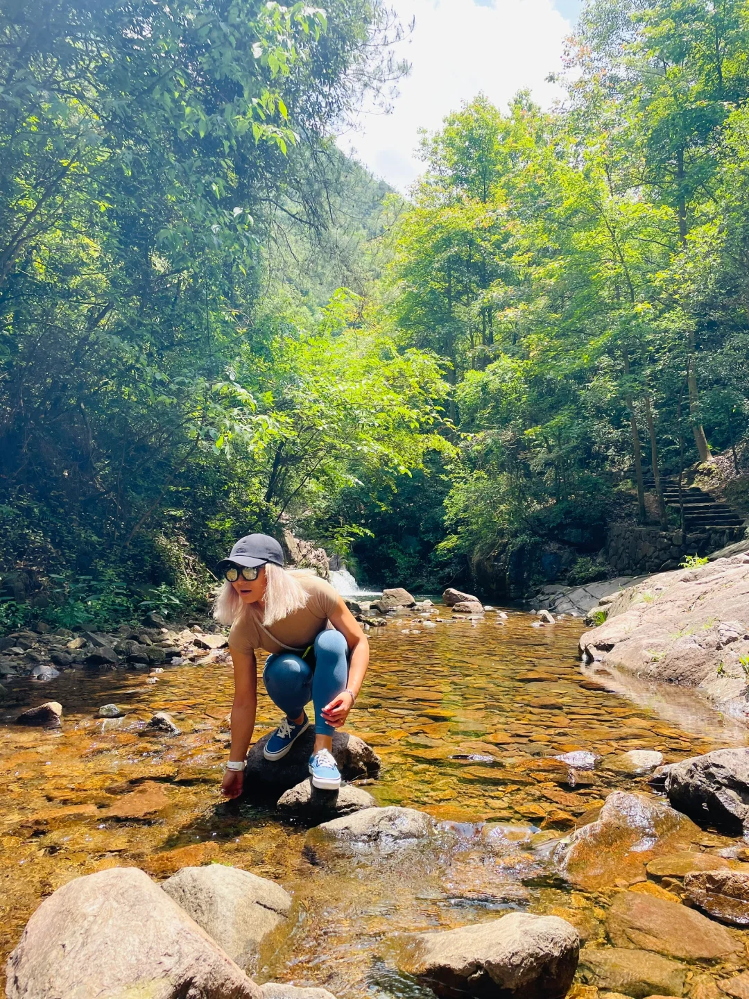 山野滤镜全开！女生和自然的配适度100%💥