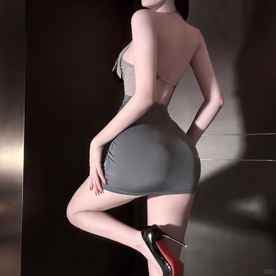 灰色战袍 🔞纯欲辣妹的本命裙