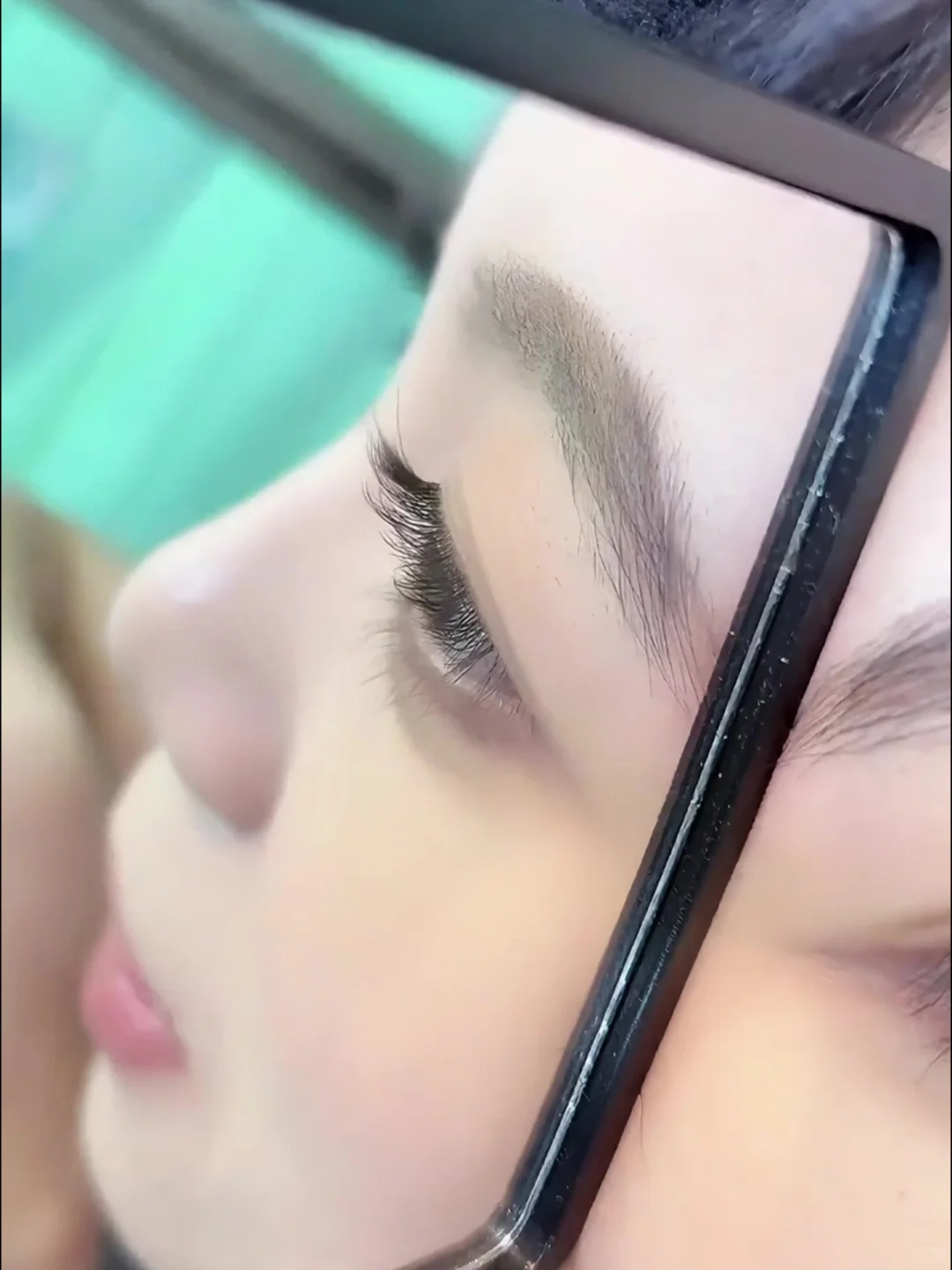 这个眼妆会不会太自然了....