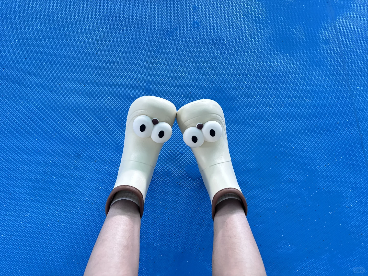 济南女教练，接女宝宝，冬天游泳也很快乐🏊