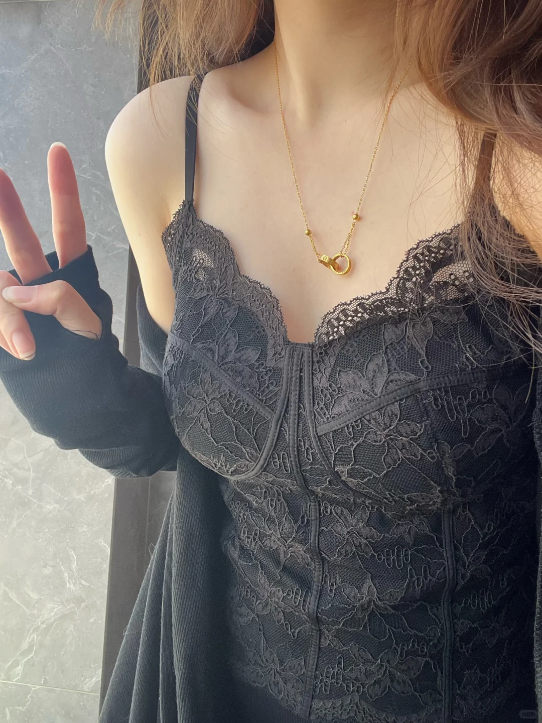 all black的蕾丝保暖吊带真的巨显瘦！