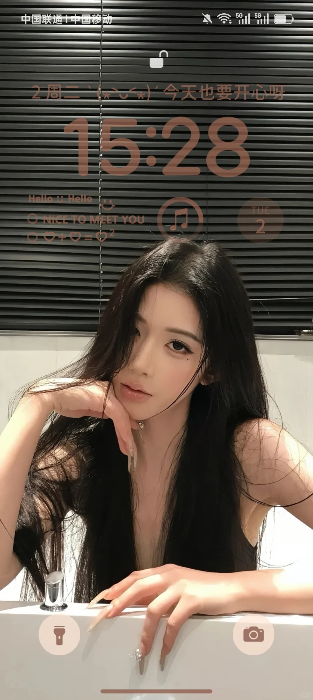 新壁纸姐姐好酷 爱了