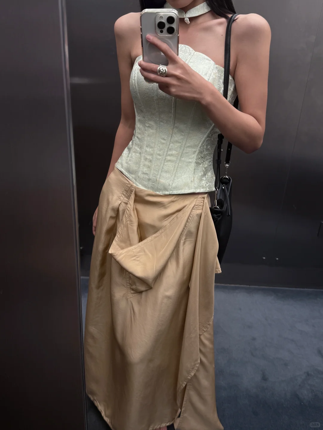 鱼骨抹胸到底能搭出几种风格🔓