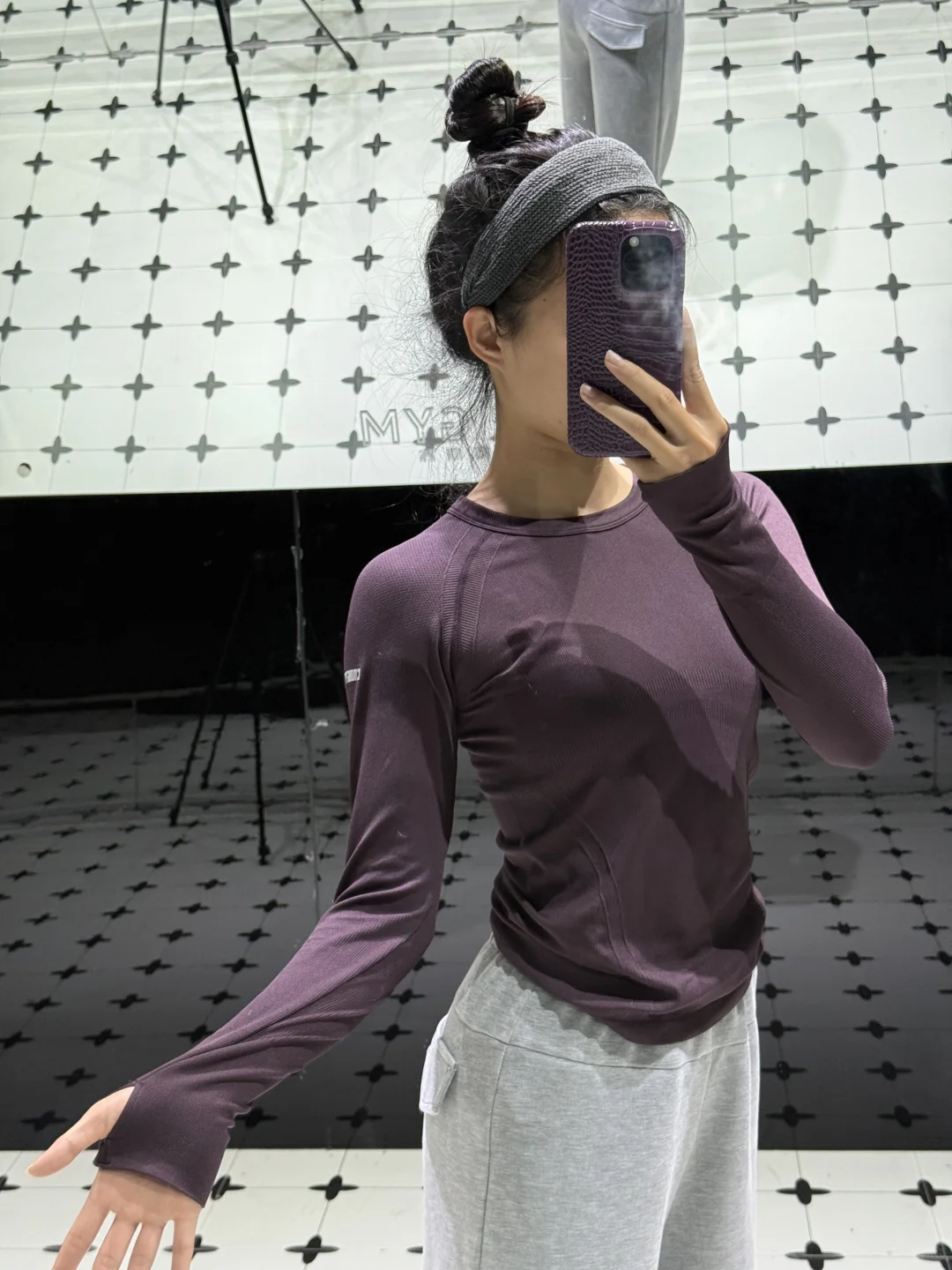 昨天穿这件瑜伽服上课，姐妹追着问链接